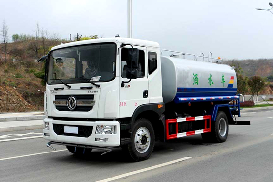 怎樣排除灑水車柴油機(jī)過早、過遲的噴油現(xiàn)象？